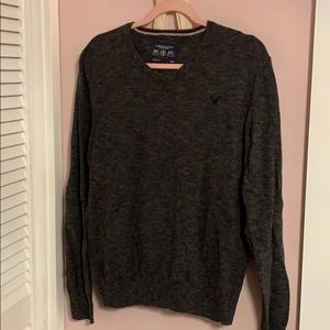 American Eagle V neck sweater